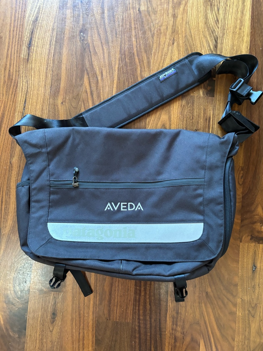 Patagonia AVEDA Black Messenger Bag with Gray Reflective Panel